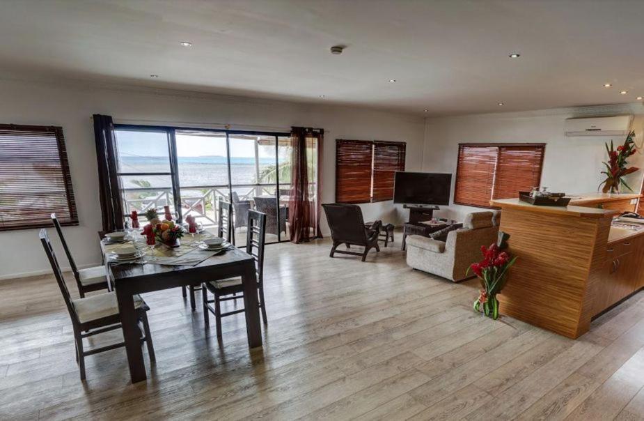 Seaview Lodge And Restaurant นูคูอาโลฟา ภายนอก รูปภาพ