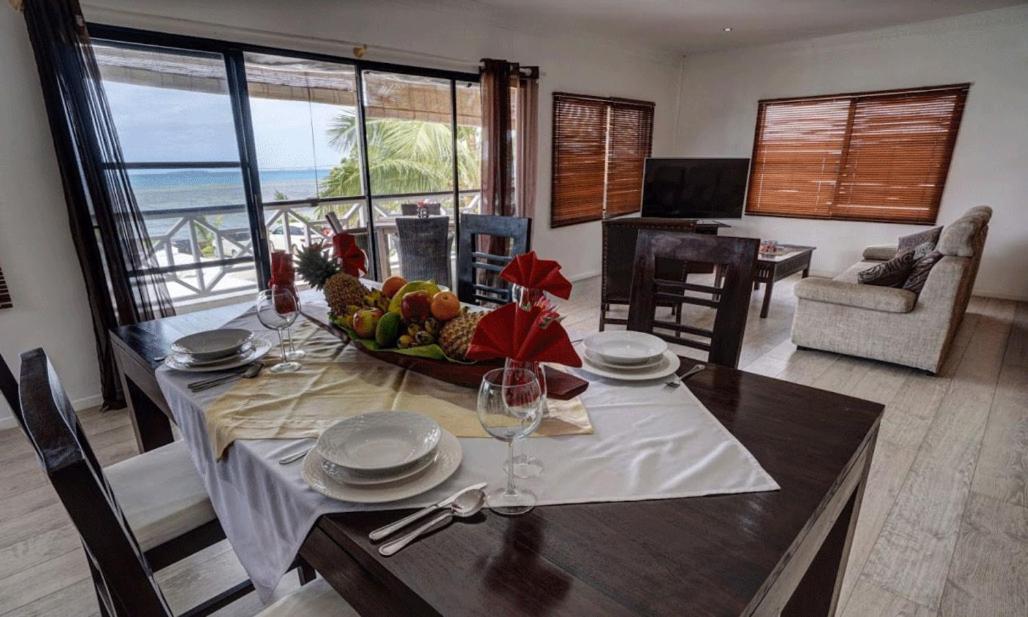 Seaview Lodge And Restaurant นูคูอาโลฟา ภายนอก รูปภาพ